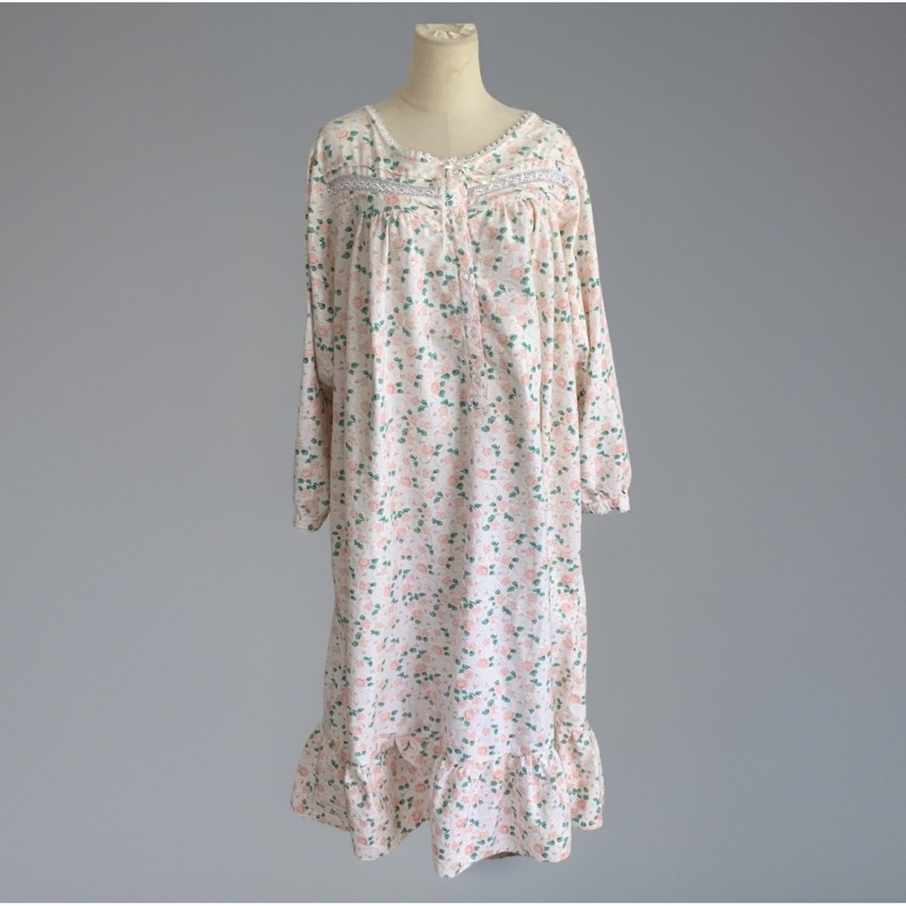 VTG Ashley Taylor Nightgown‎